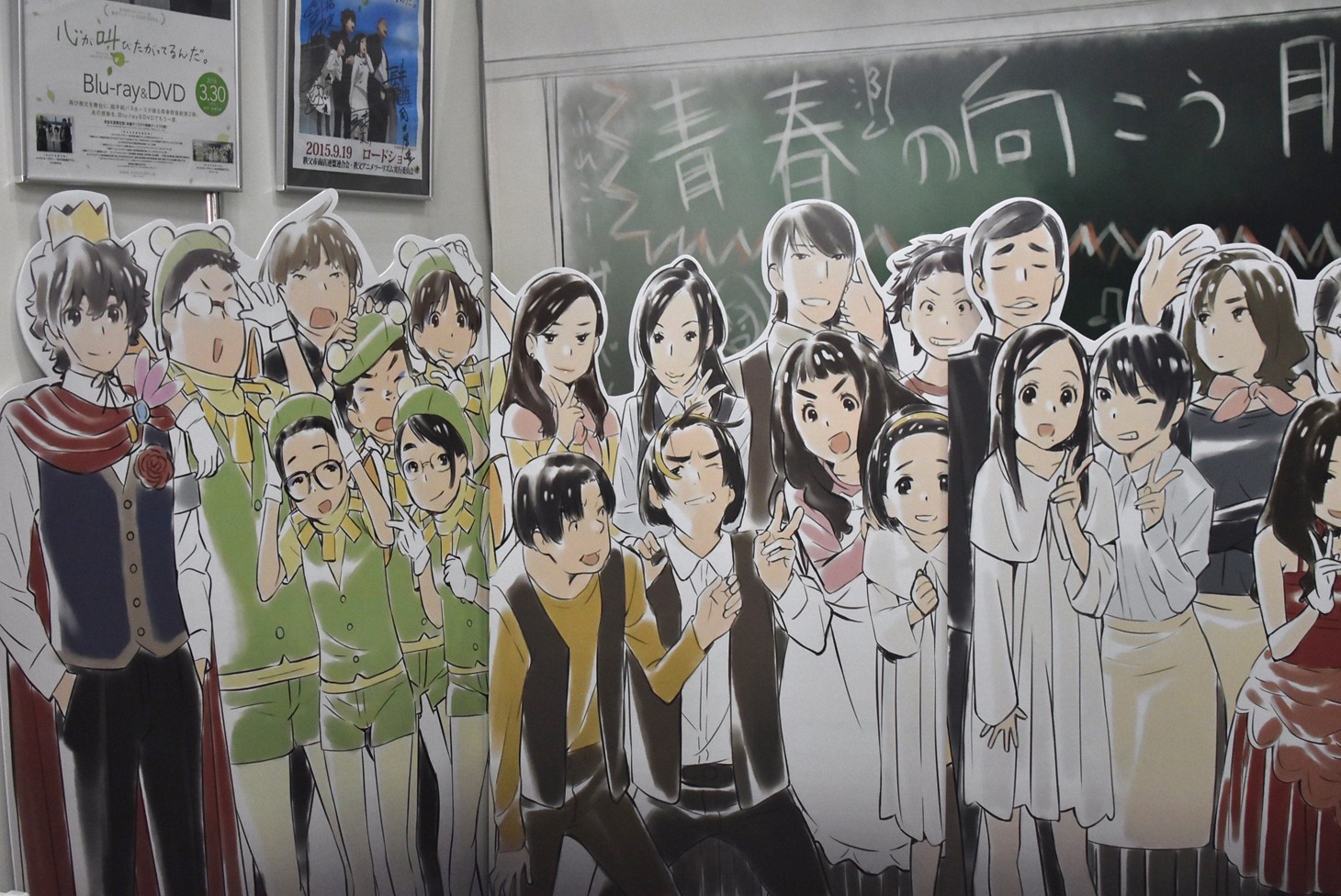 「秩父アニメツーリズム実行委員会」のブースに並ぶキャラクターパネル。