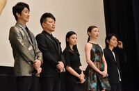 「スキャナー 記憶のカケラをよむ男」完成披露舞台挨拶の様子。