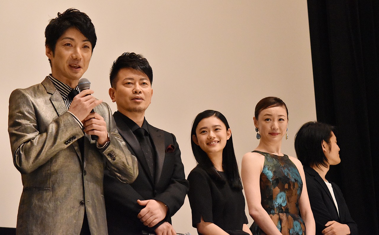 「スキャナー 記憶のカケラをよむ男」完成披露舞台挨拶の様子。
