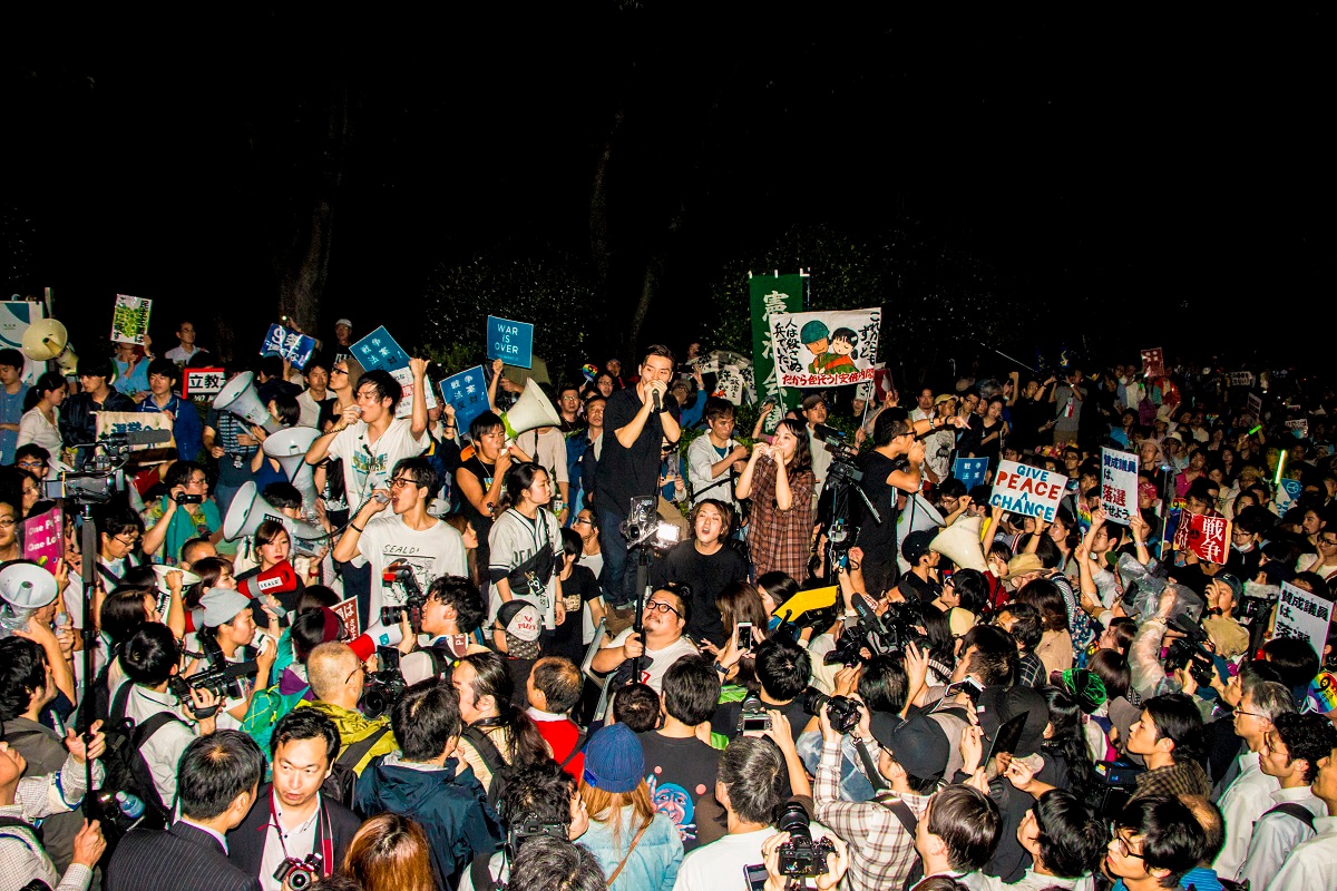 学生団体SEALDsの活動追うドキュメンタリー予告編、安保関連法案に揺れた日本の夏