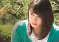 「探偵ミタライの事件簿 星籠の海」より、広瀬アリス演じる小川みゆき。