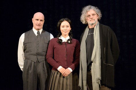 「猟銃」会見の様子。左からロドリーグ・プロトー、中谷美紀、フランソワ・ジラール。