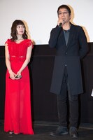 左から二階堂ふみ、大杉漣。