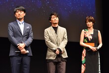 左から劇団ひとり、安田顕、吉瀬美智子。