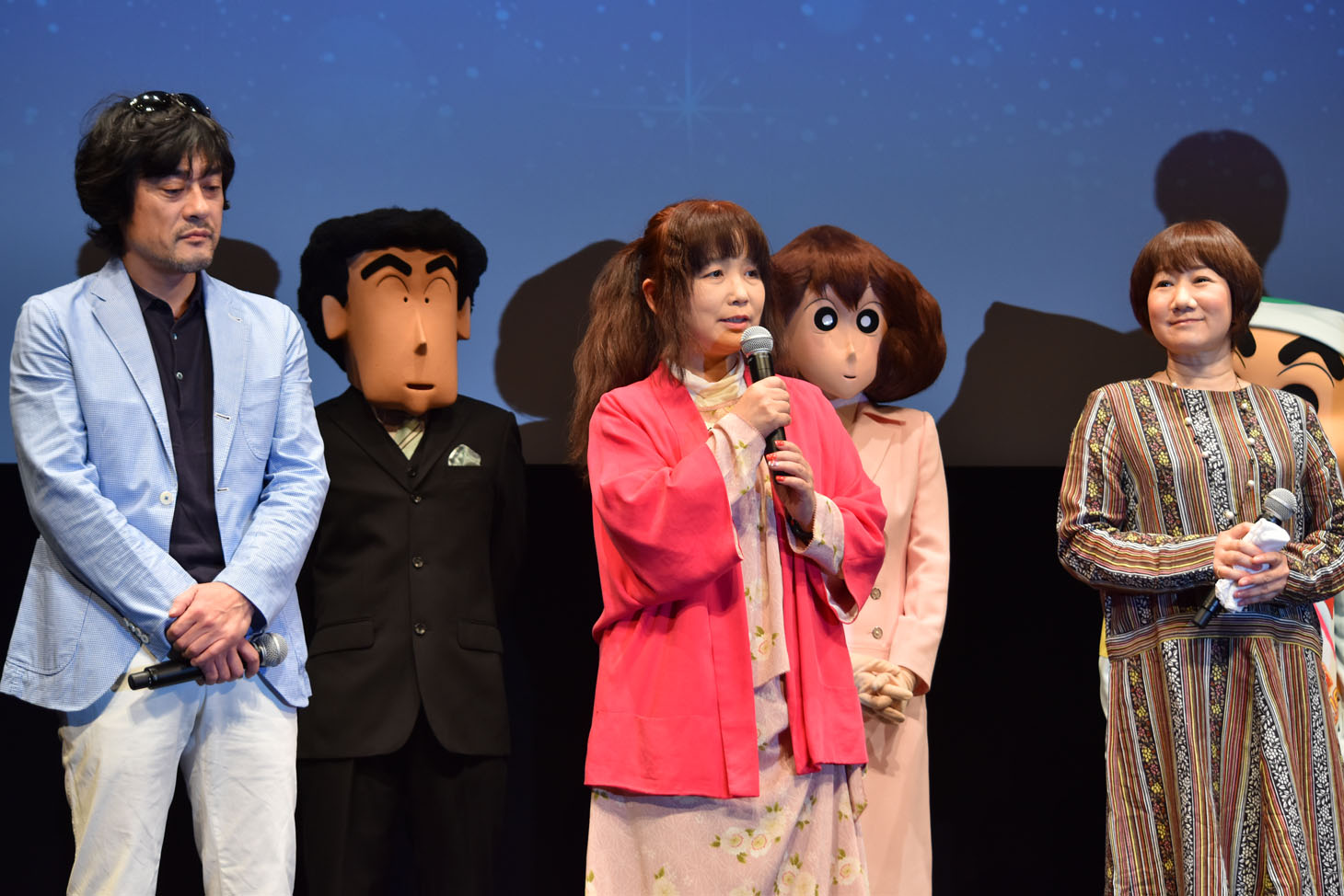 前列左から藤原啓治、ならはしみき、矢島晶子。