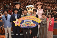 劇団ひとり（手前左から2人目）ら登壇者たち。