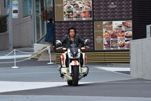 ネオサイクロン号に乗って登場した藤岡弘、。