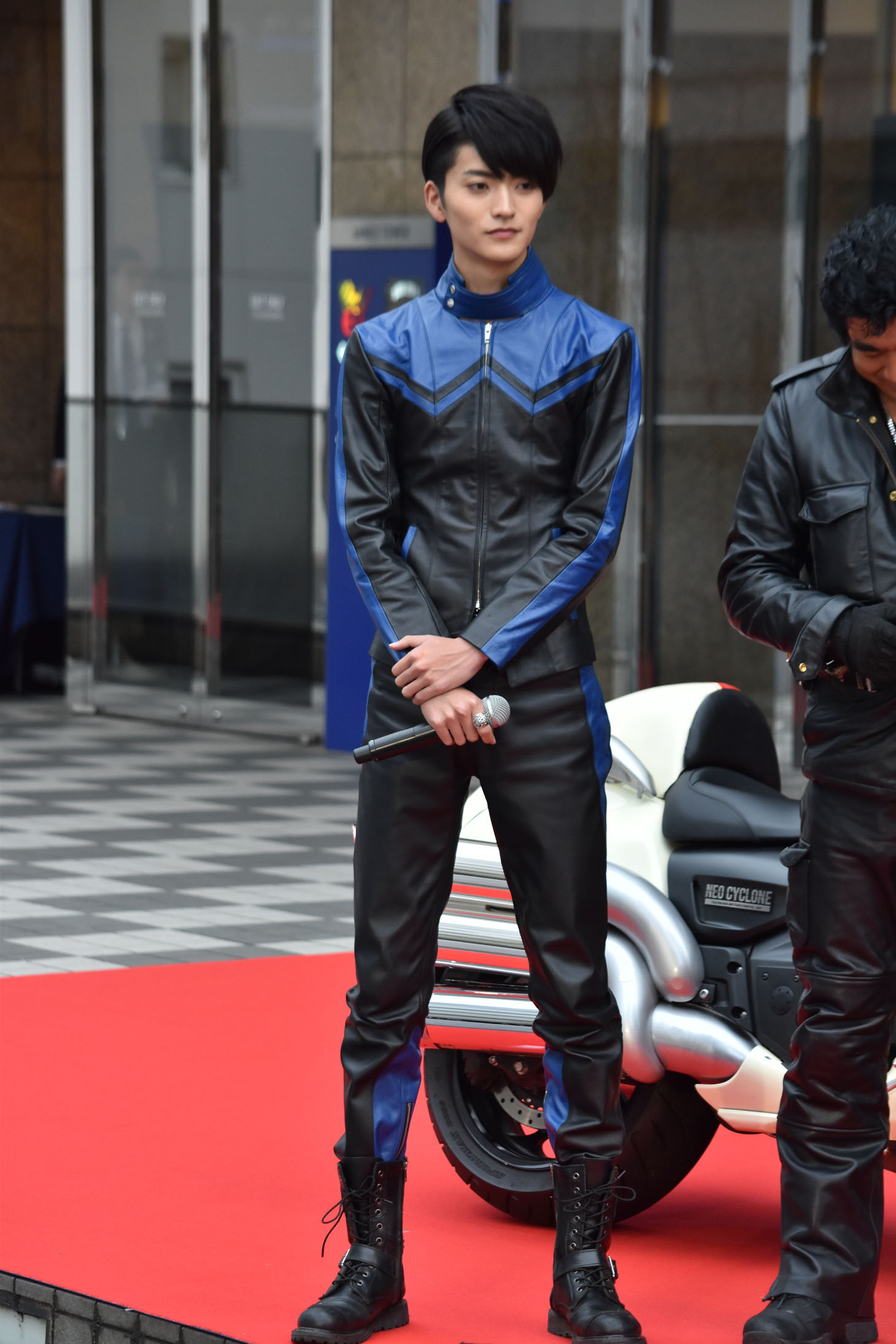 山本涼介