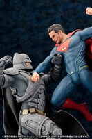 左からARTFX+ バットマン DAWN OF JUSTICE、ARTFX+ スーパーマン DAWN OF JUSTICE。