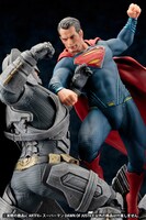 左からARTFX+ バットマン DAWN OF JUSTICE、ARTFX+ スーパーマン DAWN OF JUSTICE。