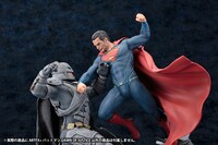 左からARTFX+ バットマン DAWN OF JUSTICE、ARTFX+ スーパーマン DAWN OF JUSTICE。