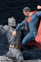 左からARTFX+ バットマン DAWN OF JUSTICE、ARTFX+ スーパーマン DAWN OF JUSTICE。