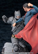左からARTFX+ バットマン DAWN OF JUSTICE、ARTFX+ スーパーマン DAWN OF JUSTICE。