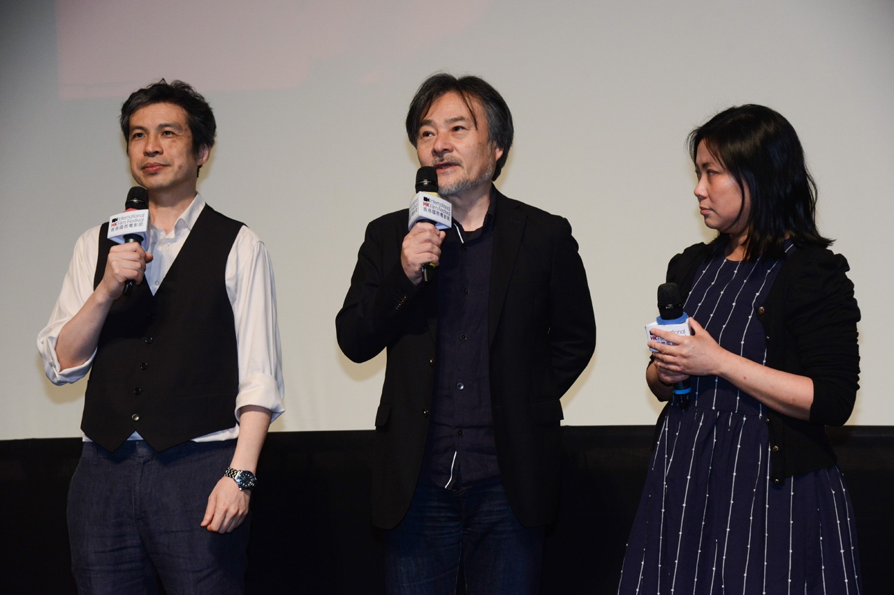 第40回香港国際映画祭より、黒沢清（中央）。