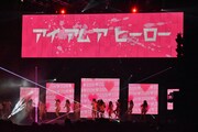「GirlsAward 2016 SPRING / SUMMER」より、「アイアムアヒーロー」スペシャルステージの様子。