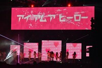 「GirlsAward 2016 SPRING / SUMMER」より、「アイアムアヒーロー」スペシャルステージの様子。