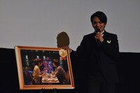 自身が出演する場面について楽しげに語る北村匠海。