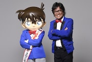 江戸川コナン(左)と松崎しげる(右)。