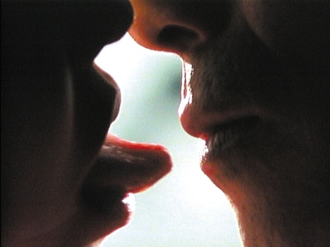 「くノ一忍法帖II 聖少女の秘宝」より、大友忍法“とかげ舌”。(c)1992 すみかわフィルムアーツ