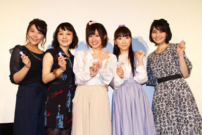 「映画プリキュアオールスターズ みんなで歌う♪奇跡の魔法！」大ヒット舞台挨拶の様子。左から生天目仁美、嶋村侑、高橋李依、堀江由衣、中島愛。