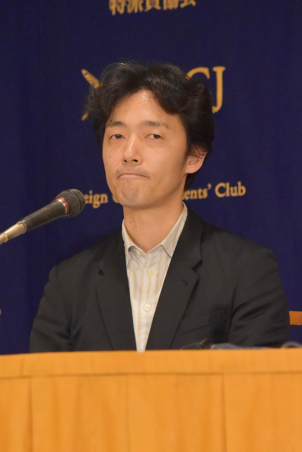 佐藤信介