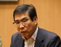 「シン・ゴジラ」より、生物学者役の原一男。