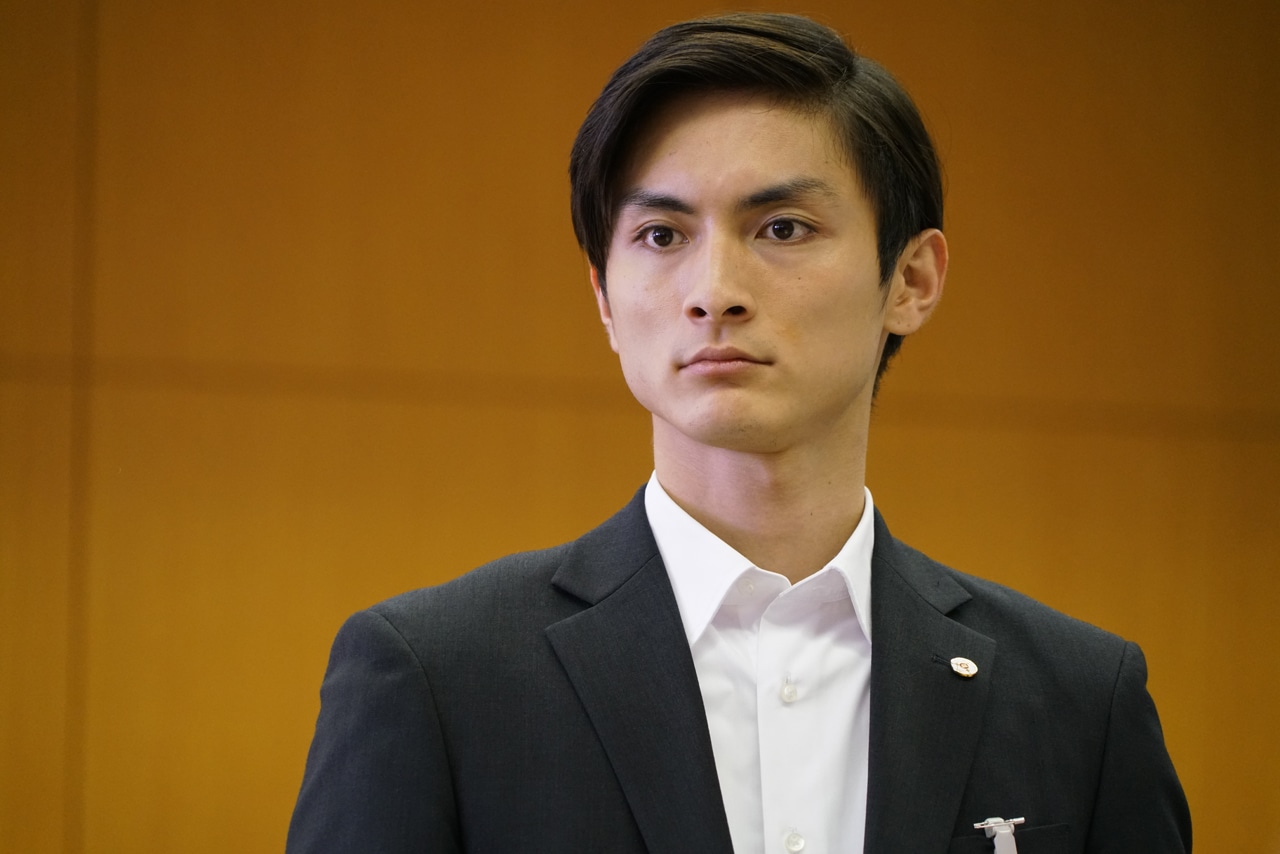 「シン・ゴジラ」より、内閣官房副長官秘書官役の高良健吾。