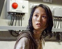 「シン・ゴジラ」より、避難民役の前田敦子。