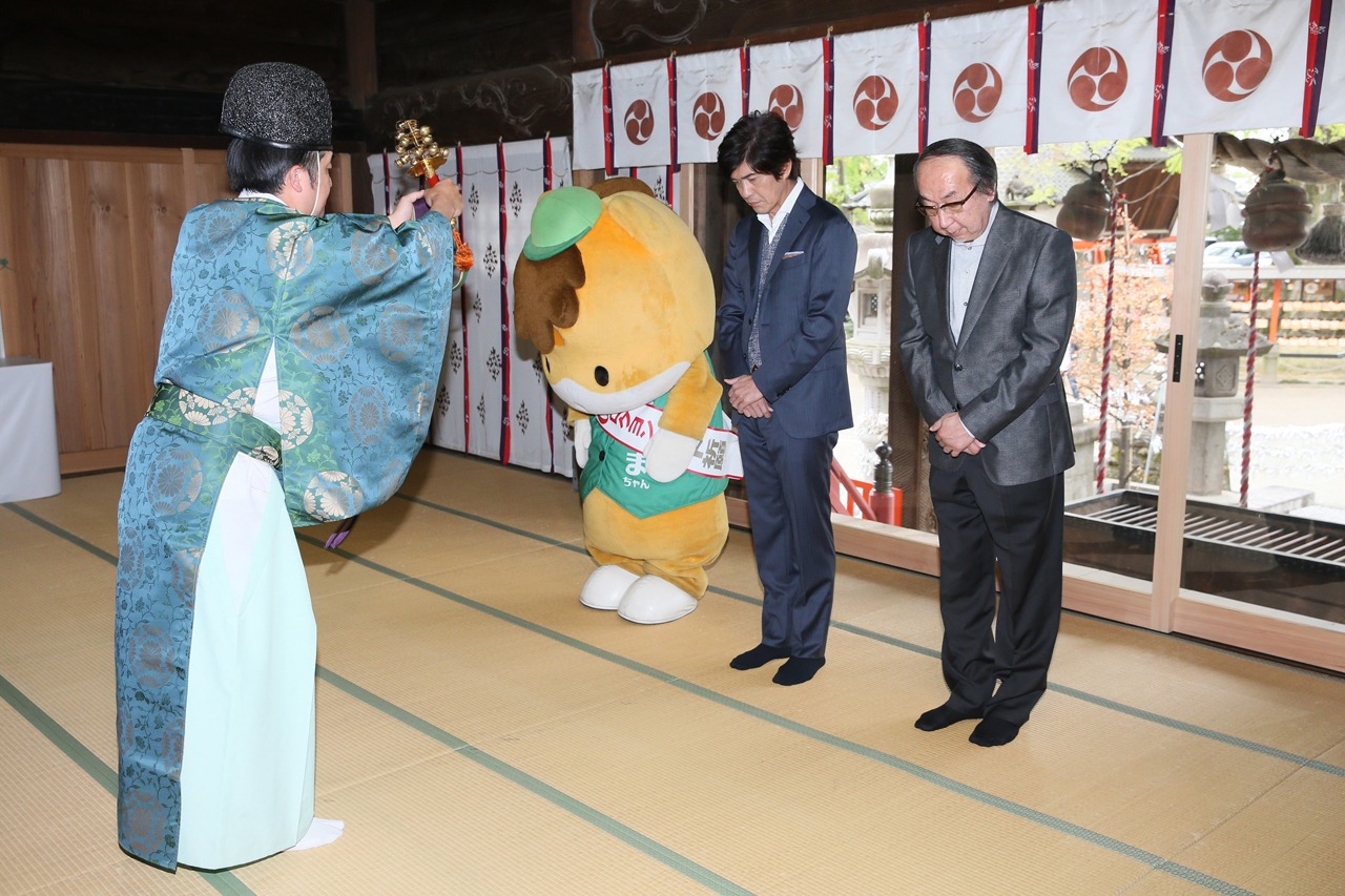 「64-ロクヨン-」ヒット祈願イベントの様子。