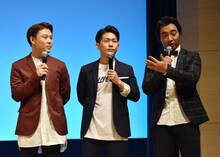 聞かれてもいないのに、役作りについて真面目に答えるジャングルポケットの斉藤慎二（右）。