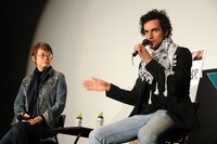 「オマールの壁」初日舞台挨拶の様子。