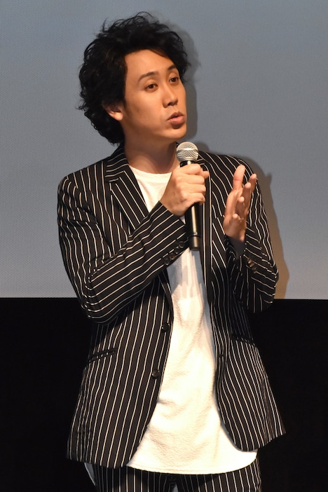 「学校がパーマ禁止だった」と15歳の頃の苦労を語る大泉洋。