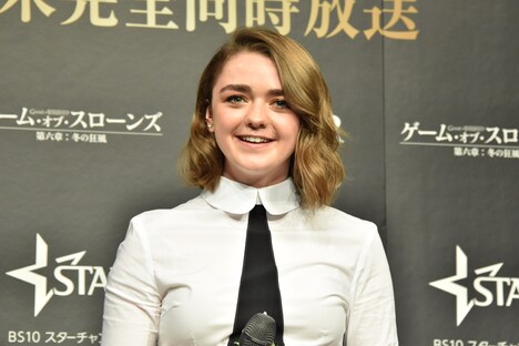 2016年4月19日に行われた「ゲーム・オブ・スローンズ 第六章：冬の狂風」の放送記念イベントに登壇したメイジー・ウィリアムズ。