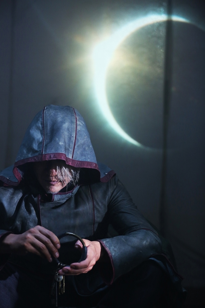 吉川晃司演じる貝沼清孝。(c)2016「秘密 THE TOP SECRET」製作委員会