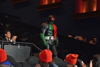 サプライズ登場した仮面ライダー1号。