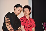 左から菅田将暉、村上虹郎。