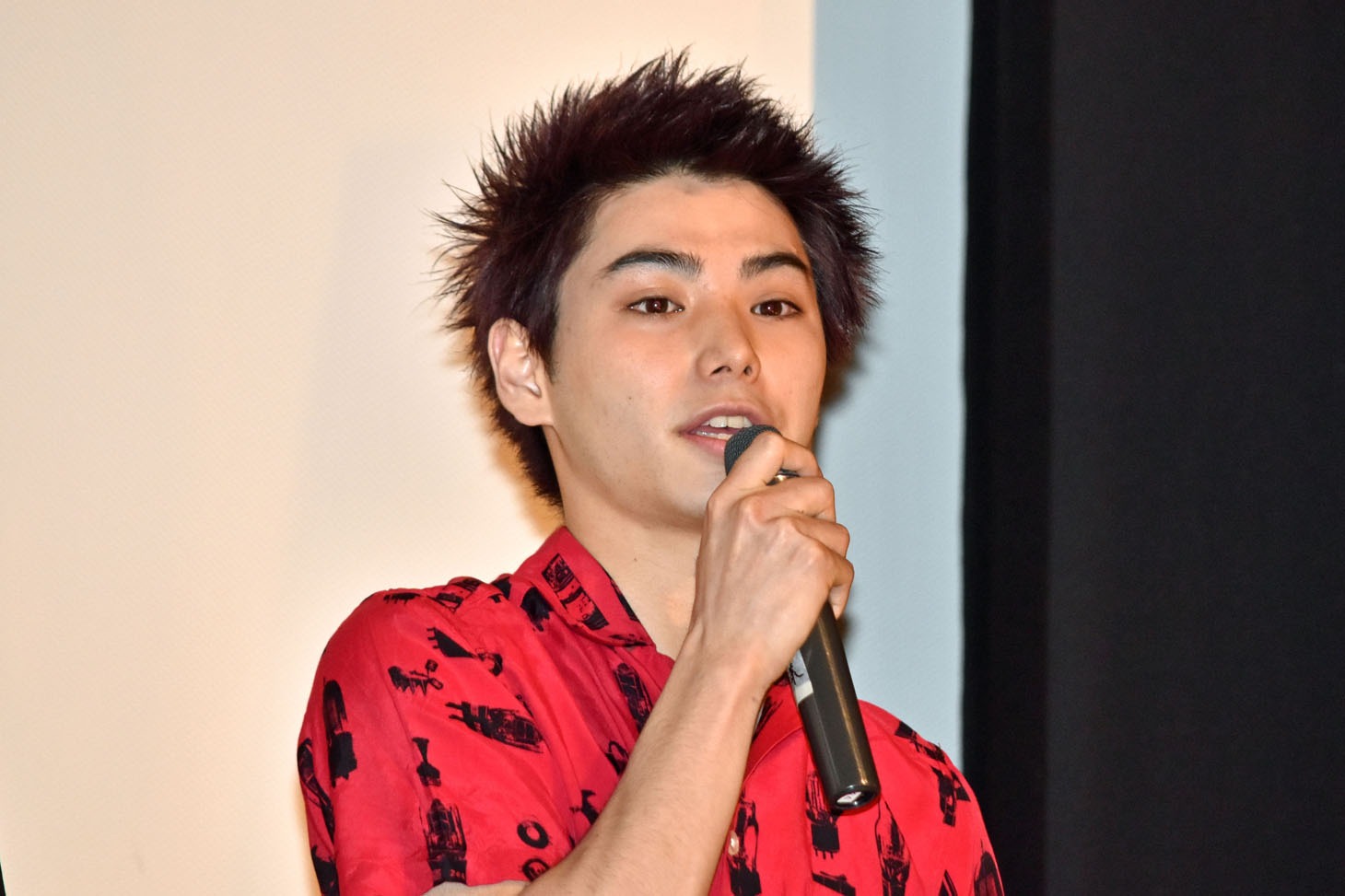 村上虹郎