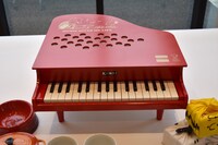 ミュージアムショップBROWN'S STOREで販売されるグッズ。