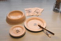 Cafe Blanketでフードメニュー提供時に使用される食器。