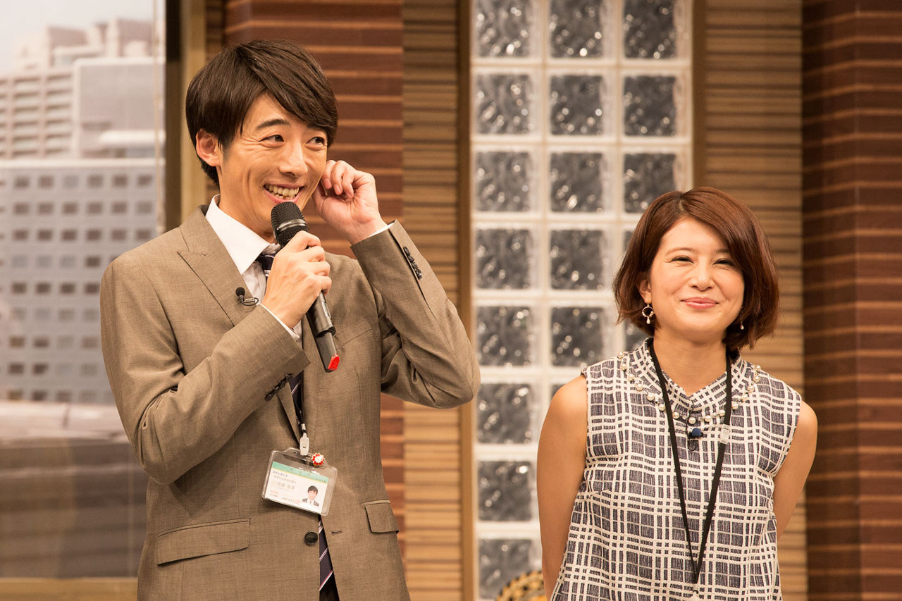 「民王 番外編 秘書貝原と6人の怪しい客」制作発表会見の様子。