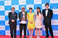 第8回沖縄国際映画祭「島ぜんぶでおーきな祭」レッドカーペットイベントより「ホラーの天使」のキャストとスタッフ。