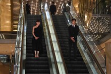 「クリーピー 偽りの隣人」レッドカーペットイベントに登場した川口春奈（左）と東出昌大（右）。