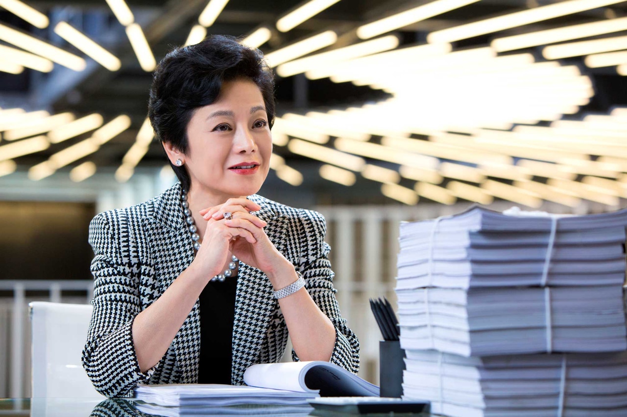 「香港、華麗なるオフィス・ライフ」 (c)2015 Beijing Hairun Pictures Co., Ltd.