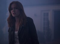 「ヴィジョン／暗闇の来訪者」 (c) 2014 VISIONS PRODUCTIONS, LLC.