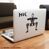 PCステッカーを貼ったMacBook。