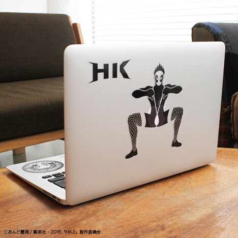 PCステッカーを貼ったMacBook。