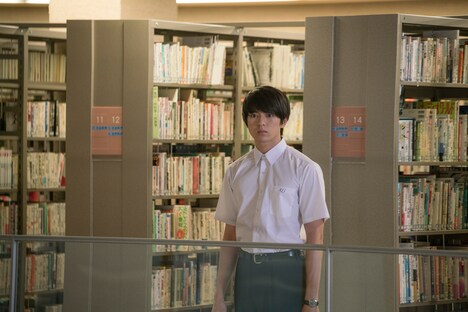 「少女」より、真剣佑。