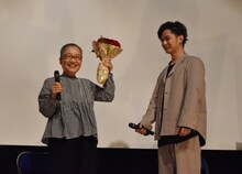 「モヒカン故郷に帰る」GW親孝行イベントより、もたいまさこ（左）と千葉雄大（右）。