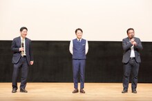 左から磯田道史、阿部サダヲ、中村義洋。