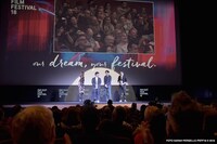 「モヒカン故郷に帰る」のヨーロッパプレミアの様子。